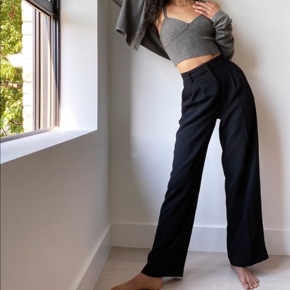 Aritzia Effortless Pant - Size 6 Regular Black NWOT